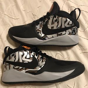 **BRAND NEW** BOYS NIKE SNEAKERS!!